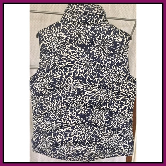 Lands’ End goose down puffer vest floral sz S - Picture 3 of 3